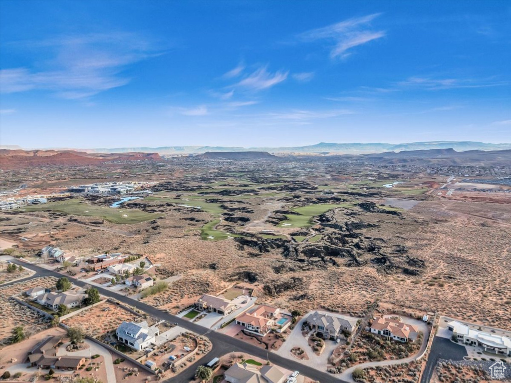 Aerial view with a mountain view
