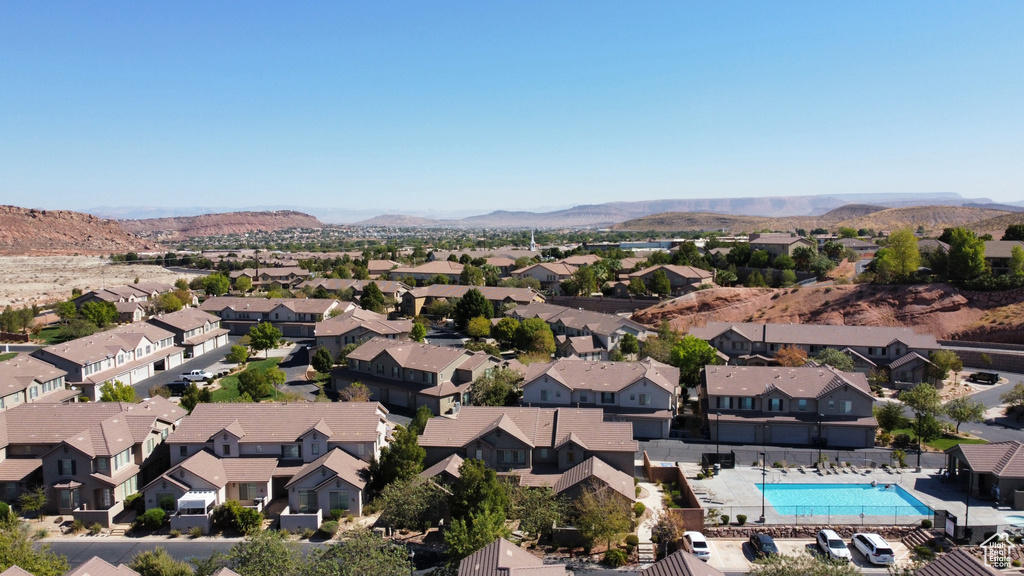 Aerial view with a mountain view