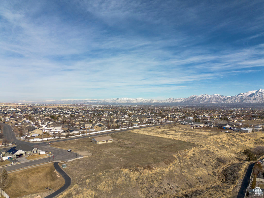 Bird's eye view with a mountain view