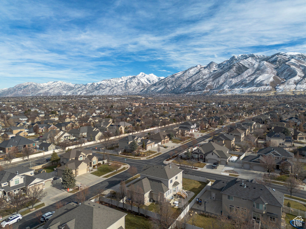 Drone / aerial view featuring a mountain view