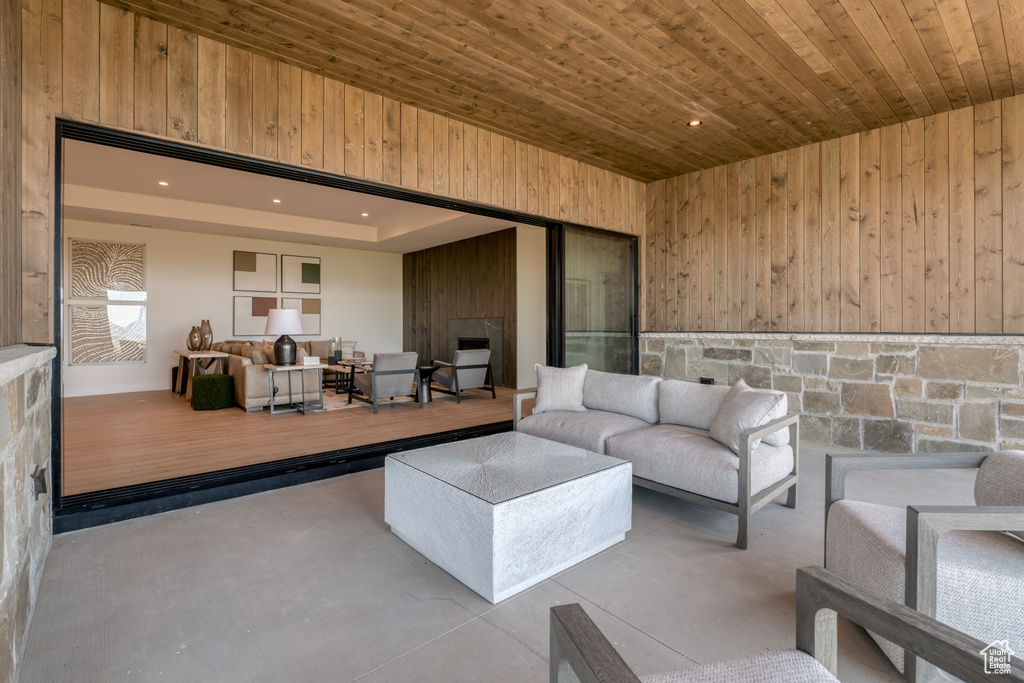 11069 N WRANGLER CIR Hideout, UT 84036