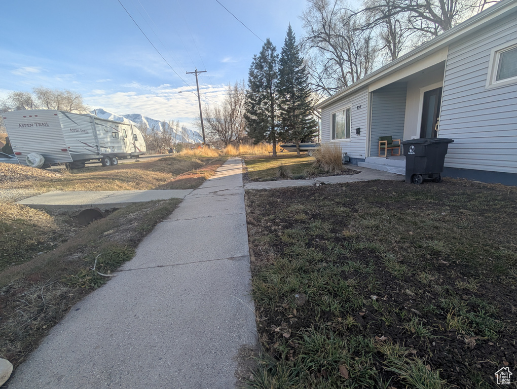 View of yard featuring a mountain view