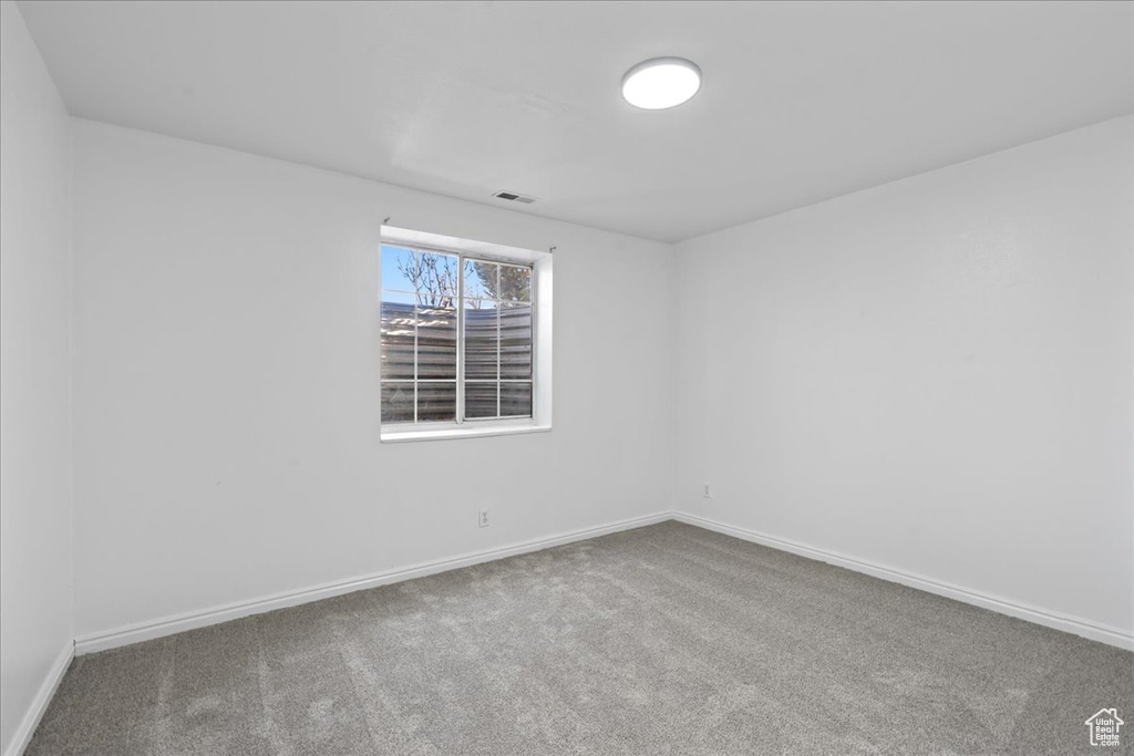 Empty room with carpet