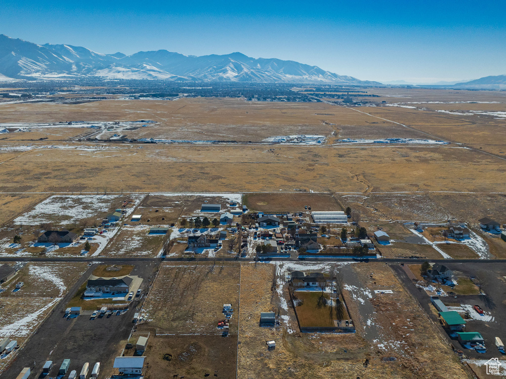 Drone / aerial view featuring a mountain view