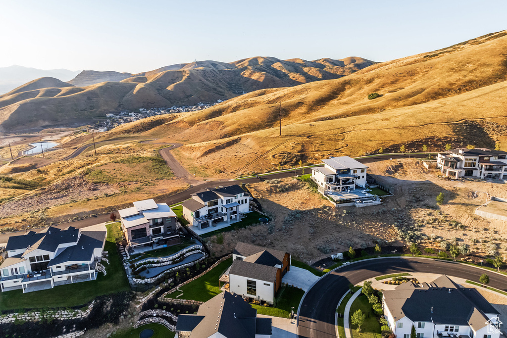 Bird's eye view featuring a mountain view