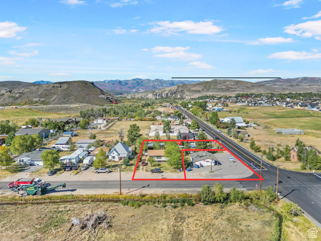 Drone / aerial view featuring a mountain view