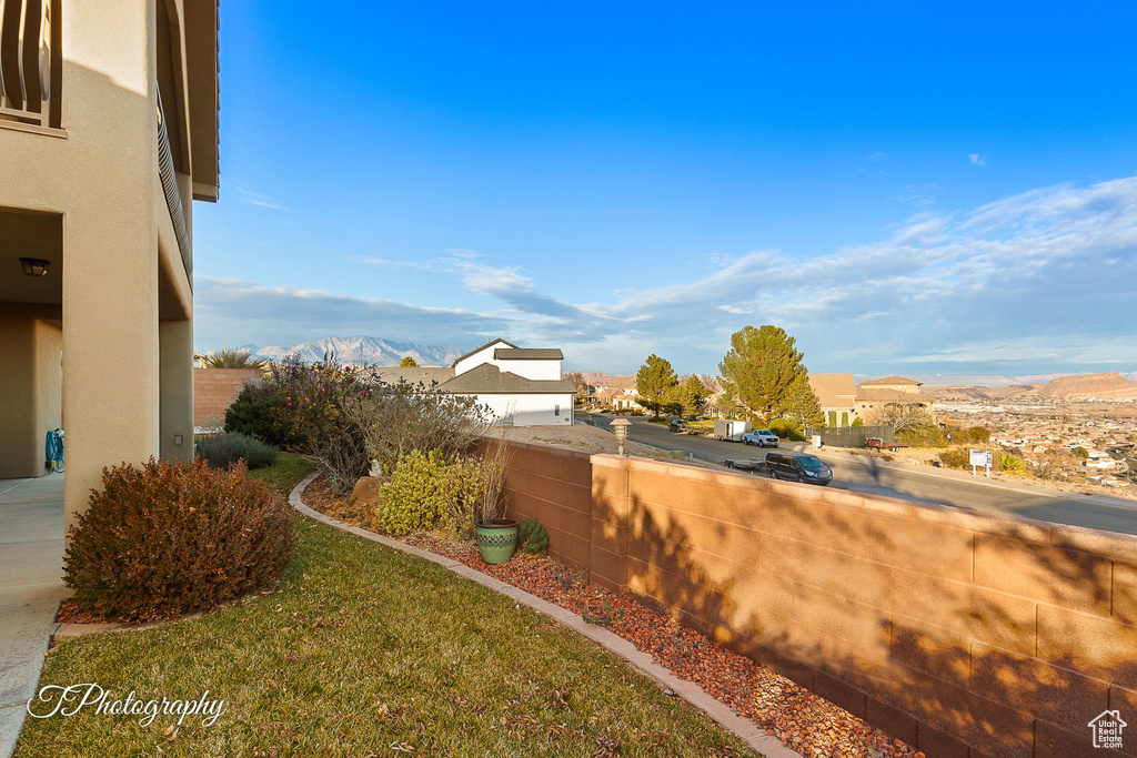 View of yard featuring a mountain view
