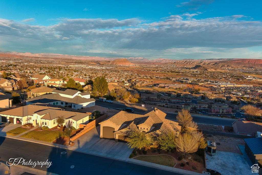 Aerial view with a mountain view