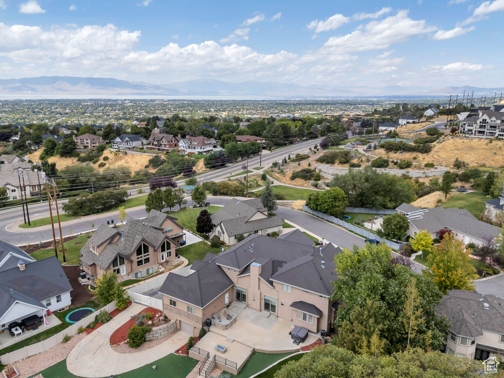 Drone / aerial view featuring a mountain view