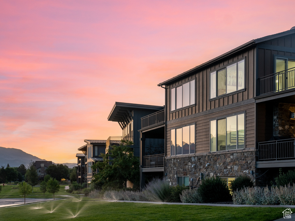819 S EDGEWATER CT #9 Huntsville, UT 84317