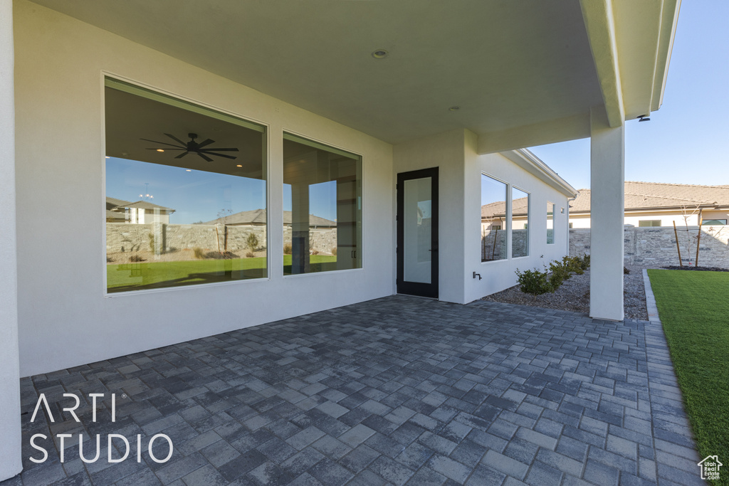 View of patio / terrace with ceiling fan
