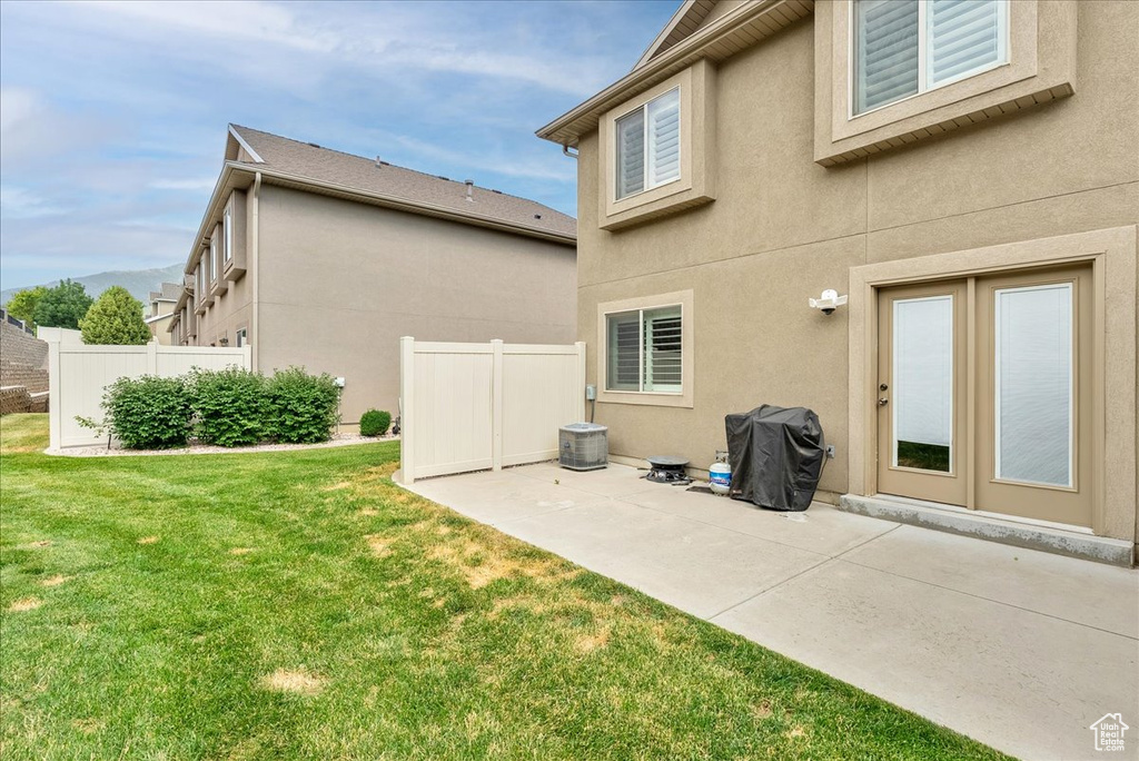 1841 E WHITETAIL DR Layton, UT 84040