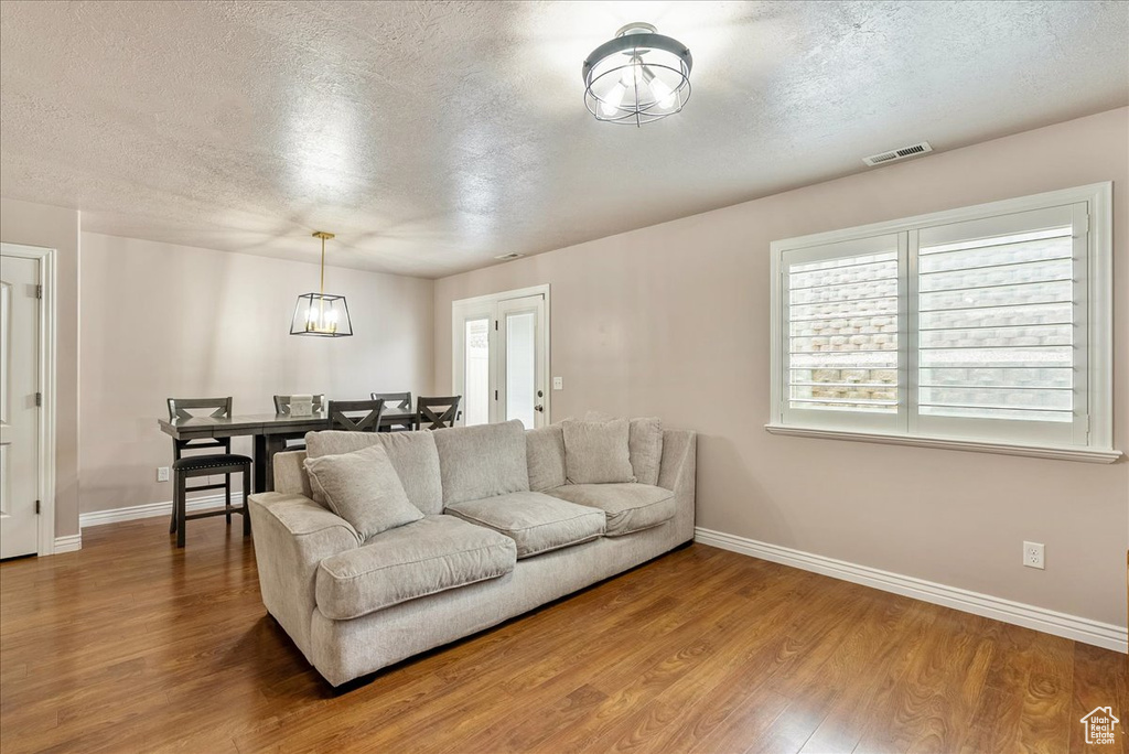1841 E WHITETAIL DR Layton, UT 84040