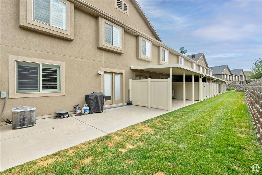 1841 E WHITETAIL DR Layton, UT 84040