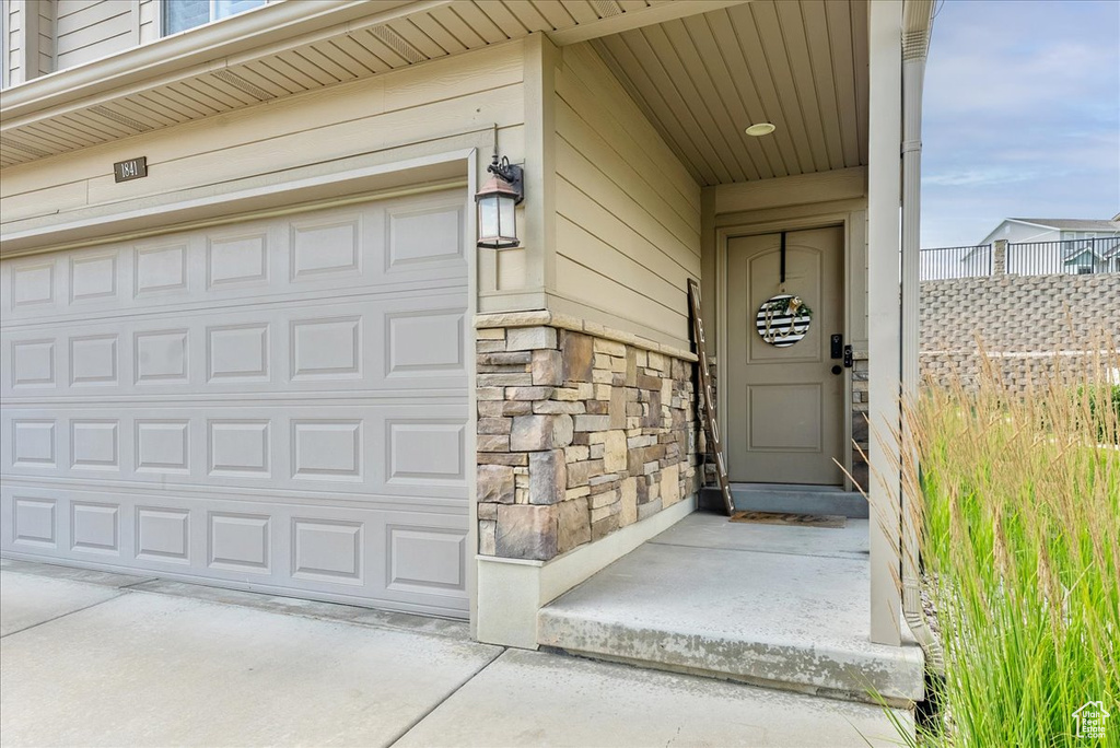 1841 E WHITETAIL DR Layton, UT 84040