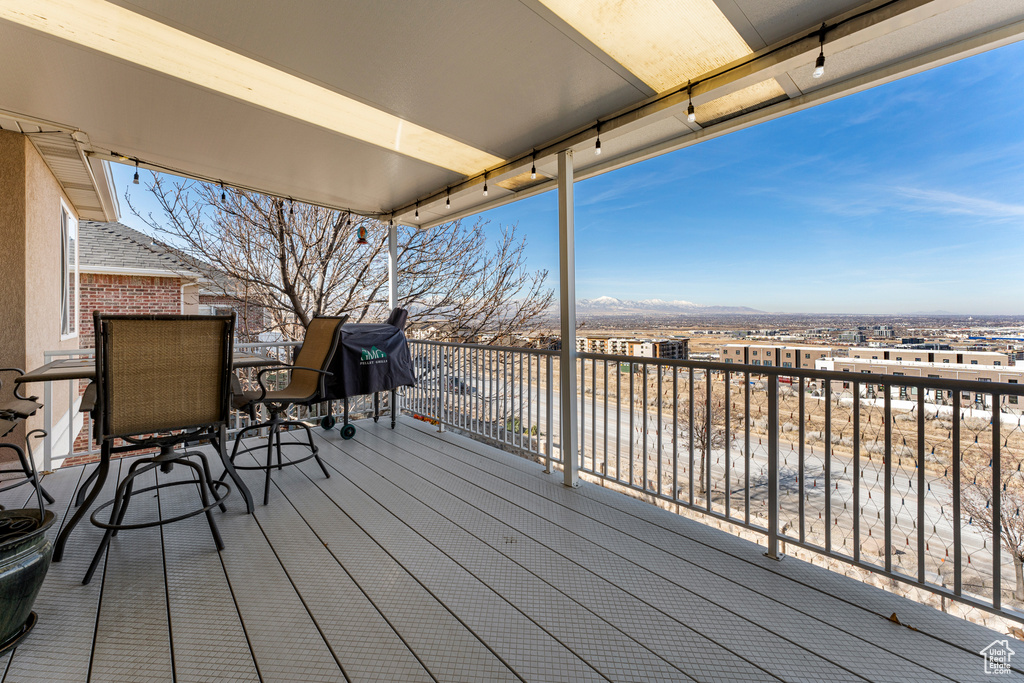 Wooden terrace with area for grilling