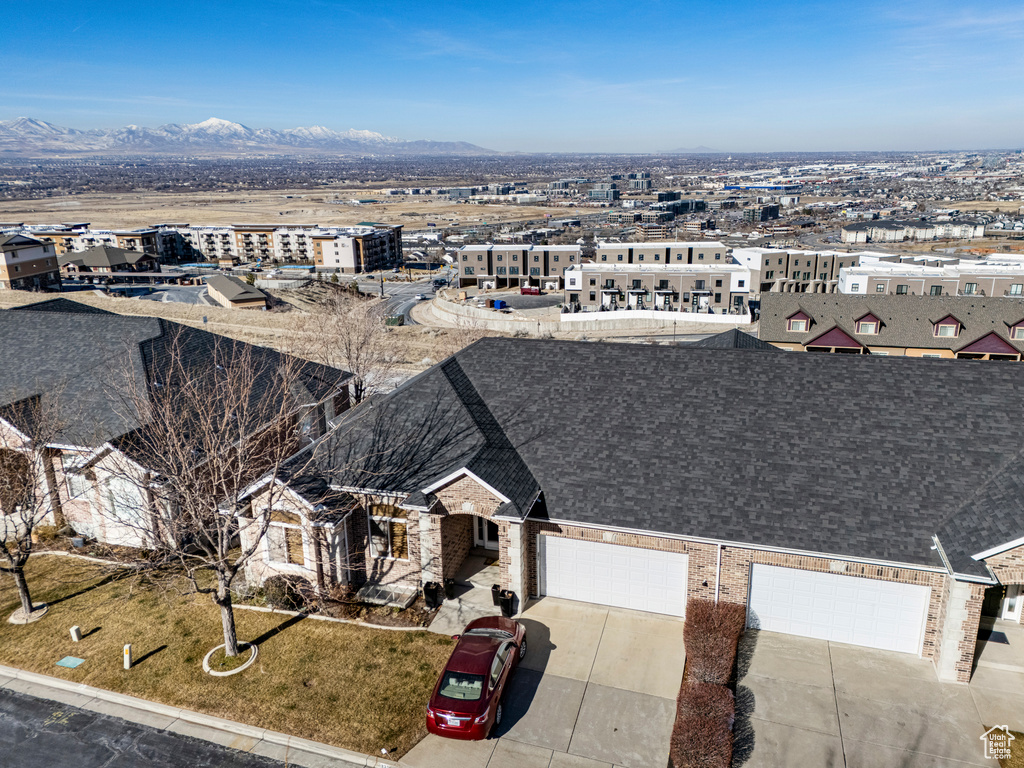 Drone / aerial view featuring a mountain view
