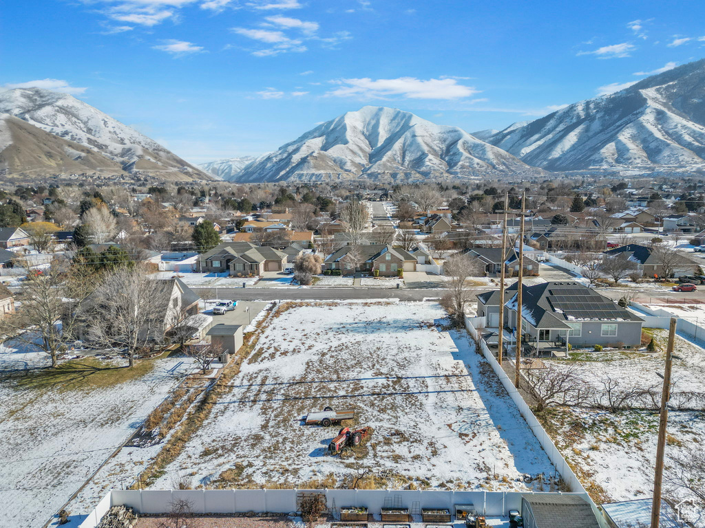 View of mountain feature