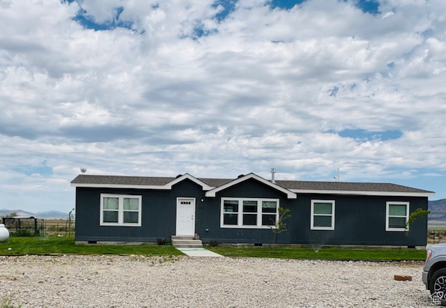 Ranch-style home featuring crawl space