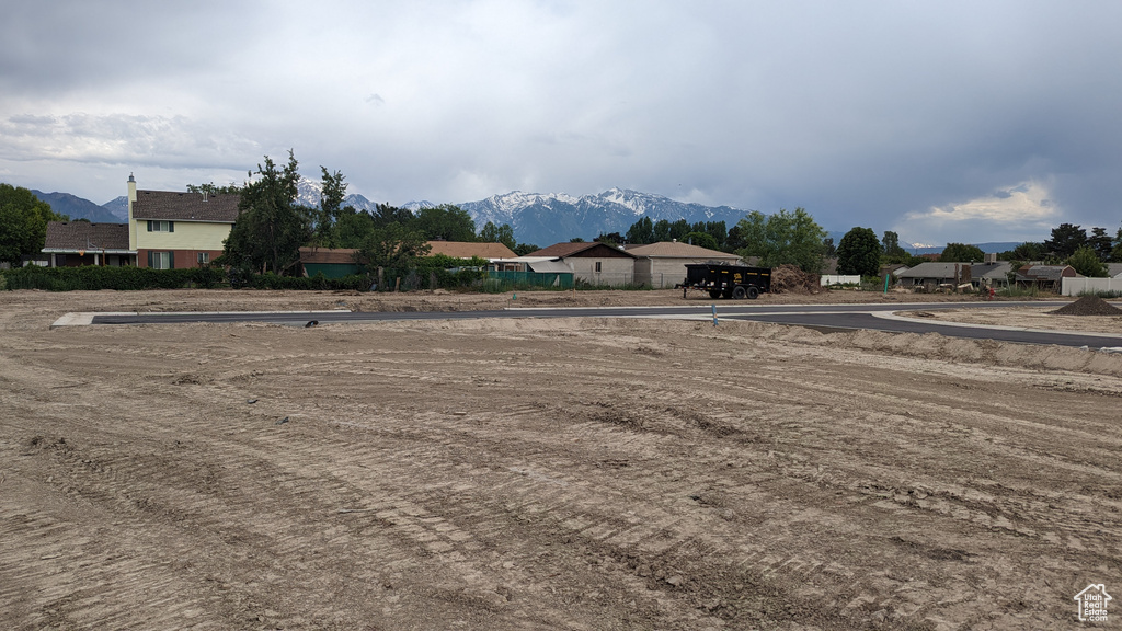 View of yard with a mountain view