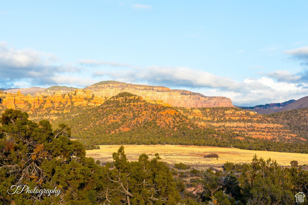 View of mountain feature