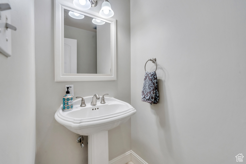 Bathroom featuring sink