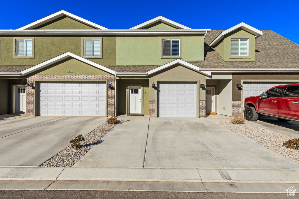 View of front of house featuring a garage