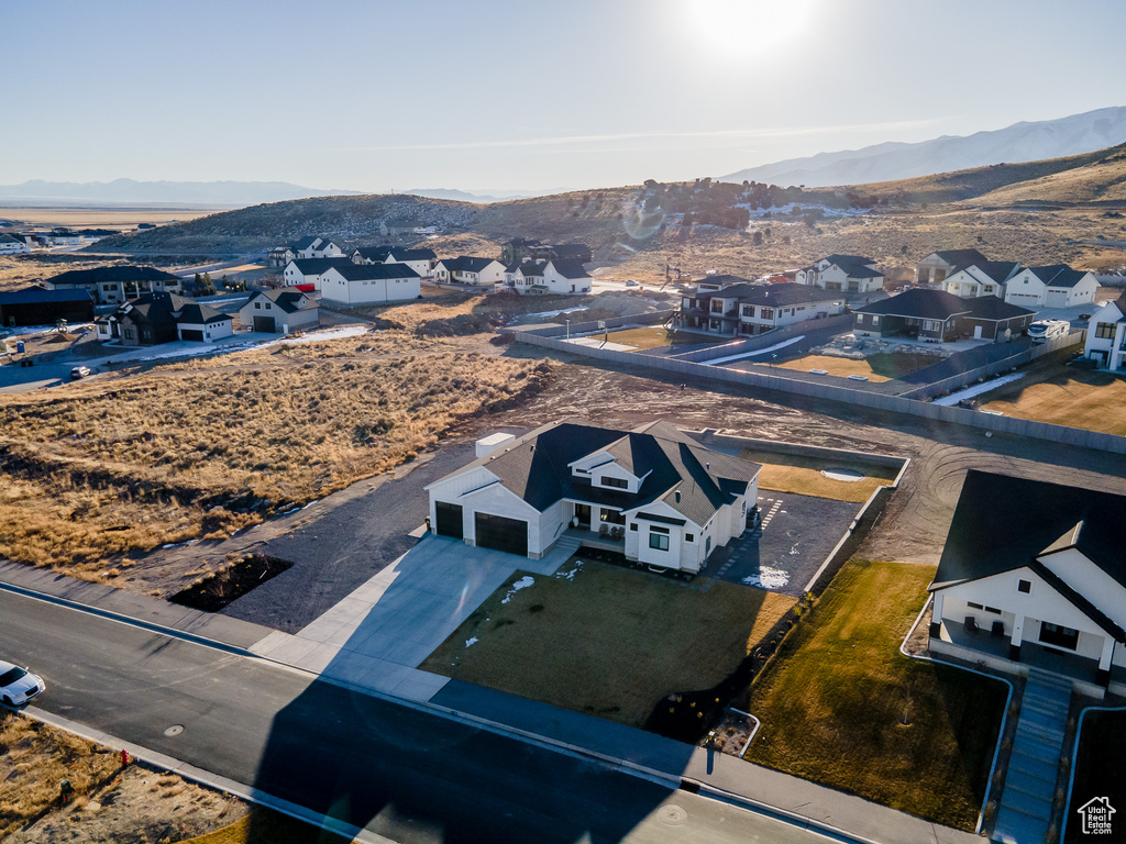 Drone / aerial view featuring a mountain view