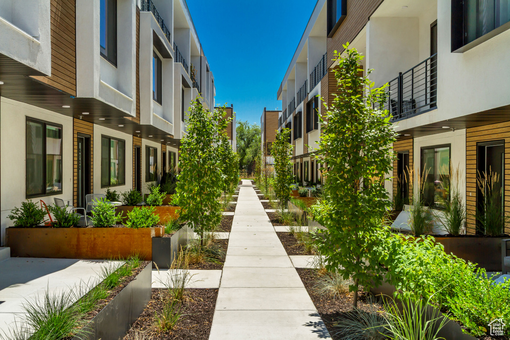 View of property\\\'s community