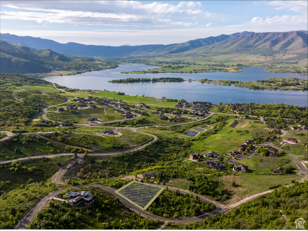Bird's eye view of a water and mountain view