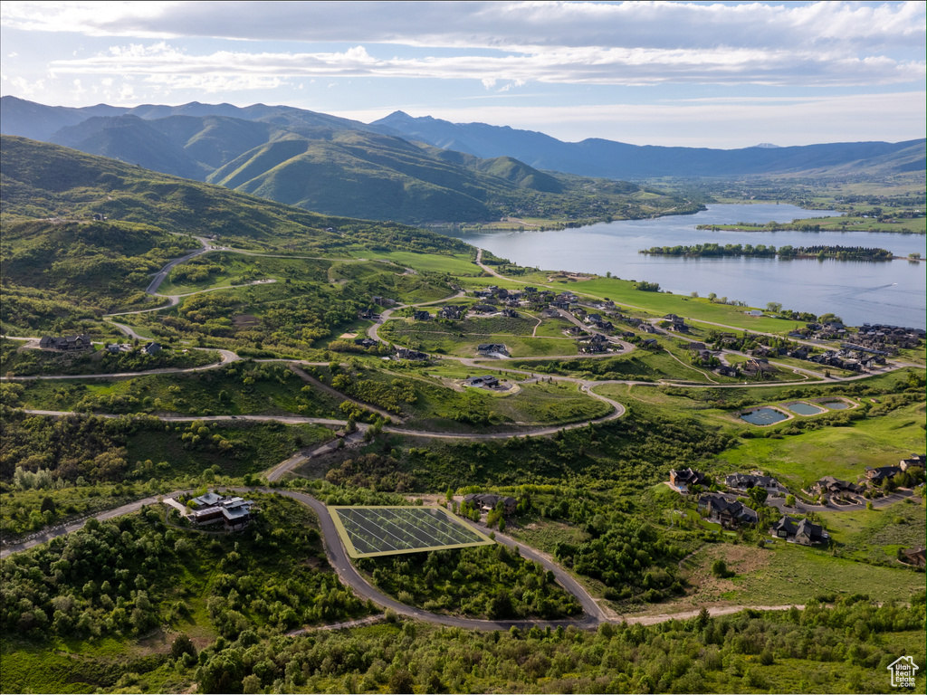 Bird's eye view of a water and mountain view