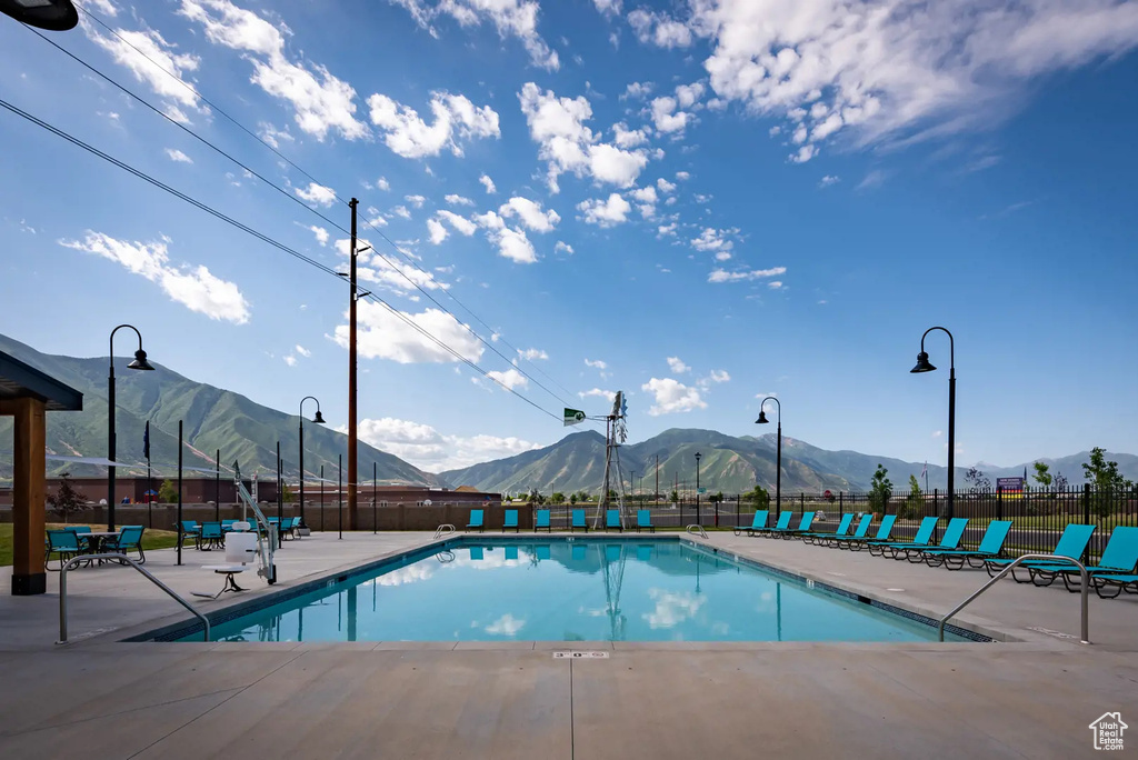 251 S DOUBLEDAY ST Mapleton, UT 84664