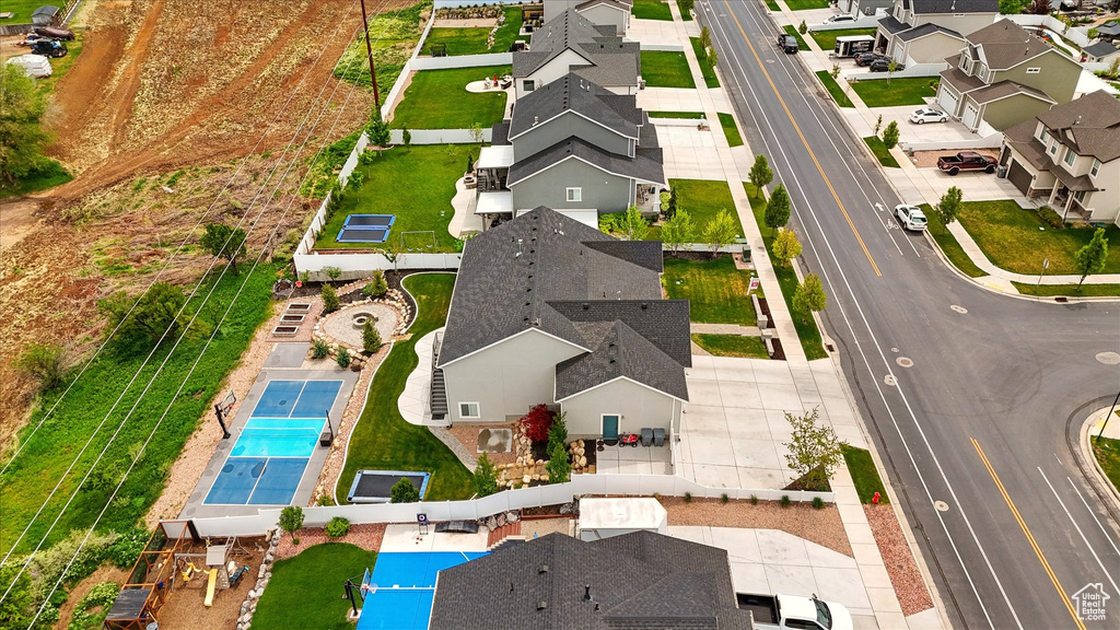 Bird's eye view with a residential view