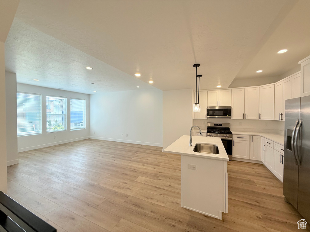 139 E ABBEVILLE CT Sandy, UT 84070
