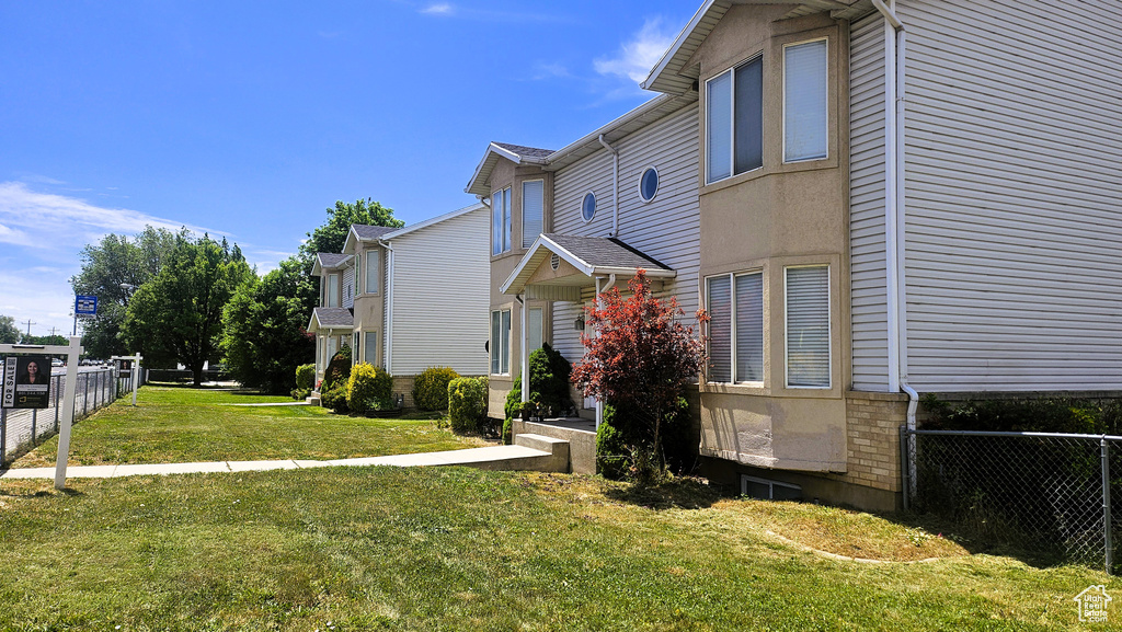 View of side of home