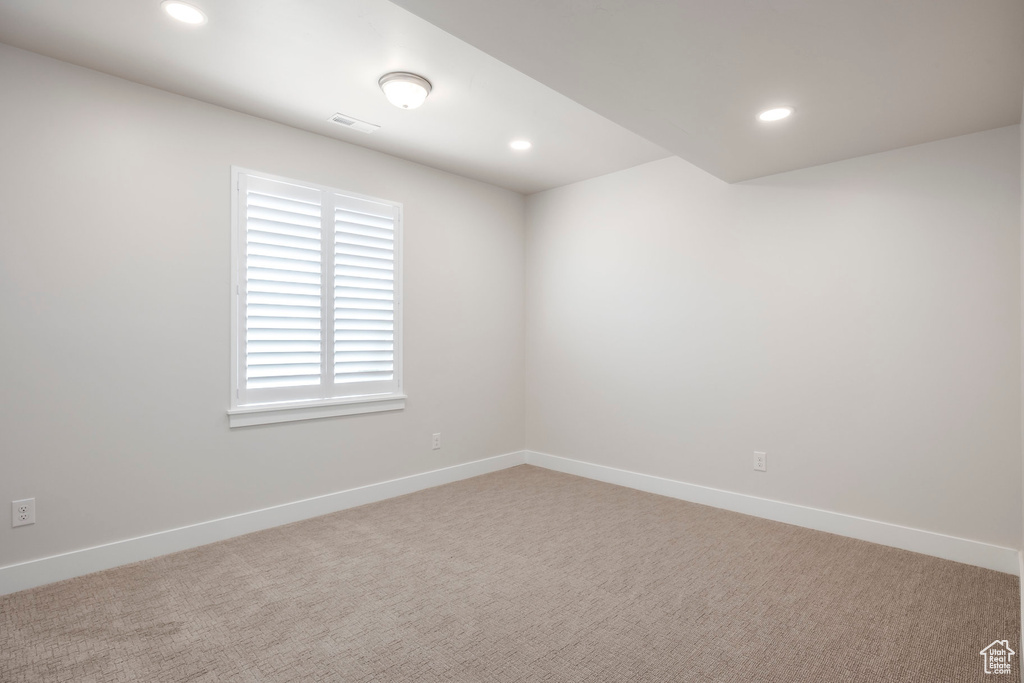Spare room with carpet