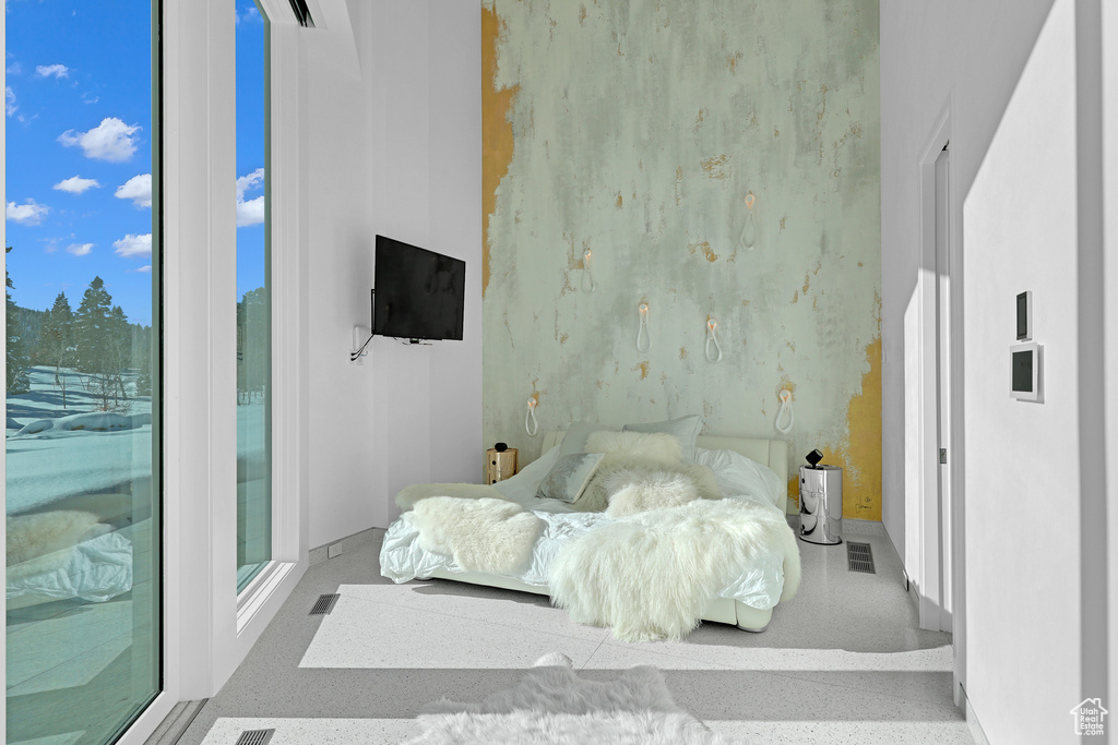 Bedroom with access to exterior