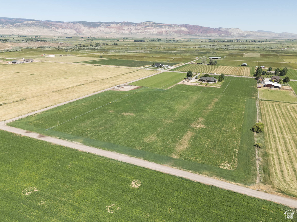Aerial view of sparsely populated area with mountains