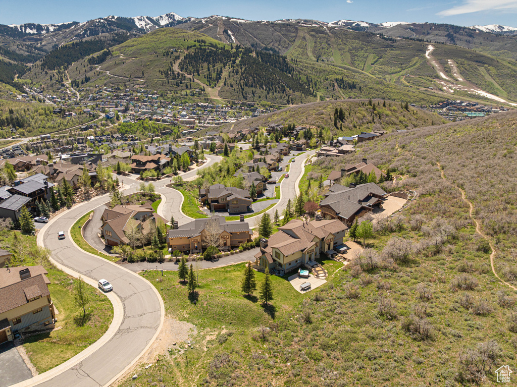Aerial view of property\\\\\\\\\\\\\\\'s location with a mountain backdrop and nearby suburban area
