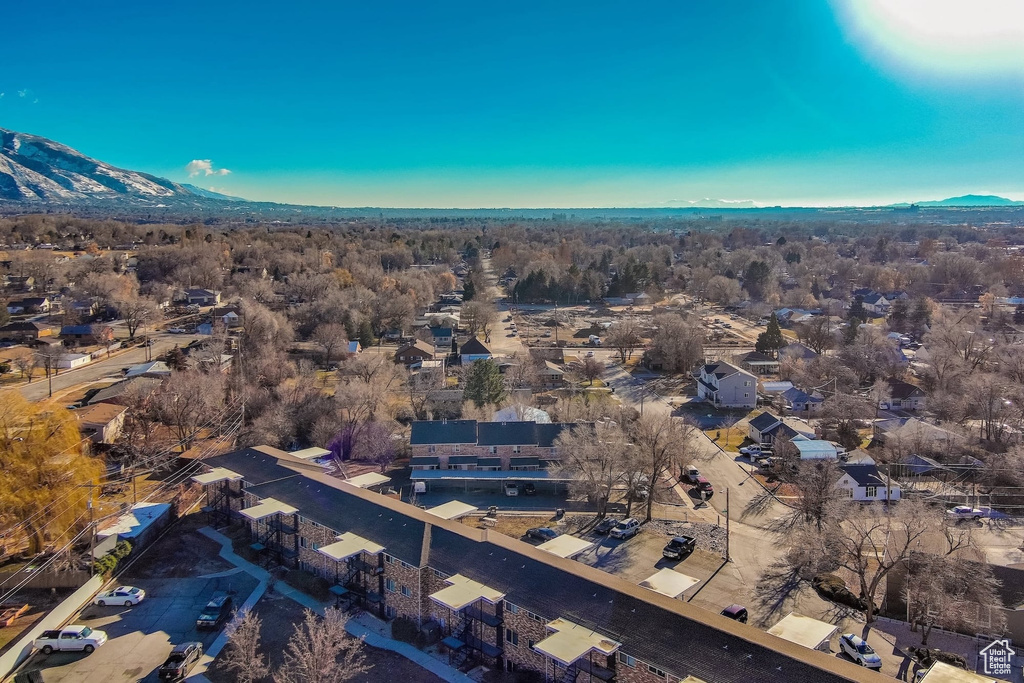 Bird\'s eye view featuring a mountain view