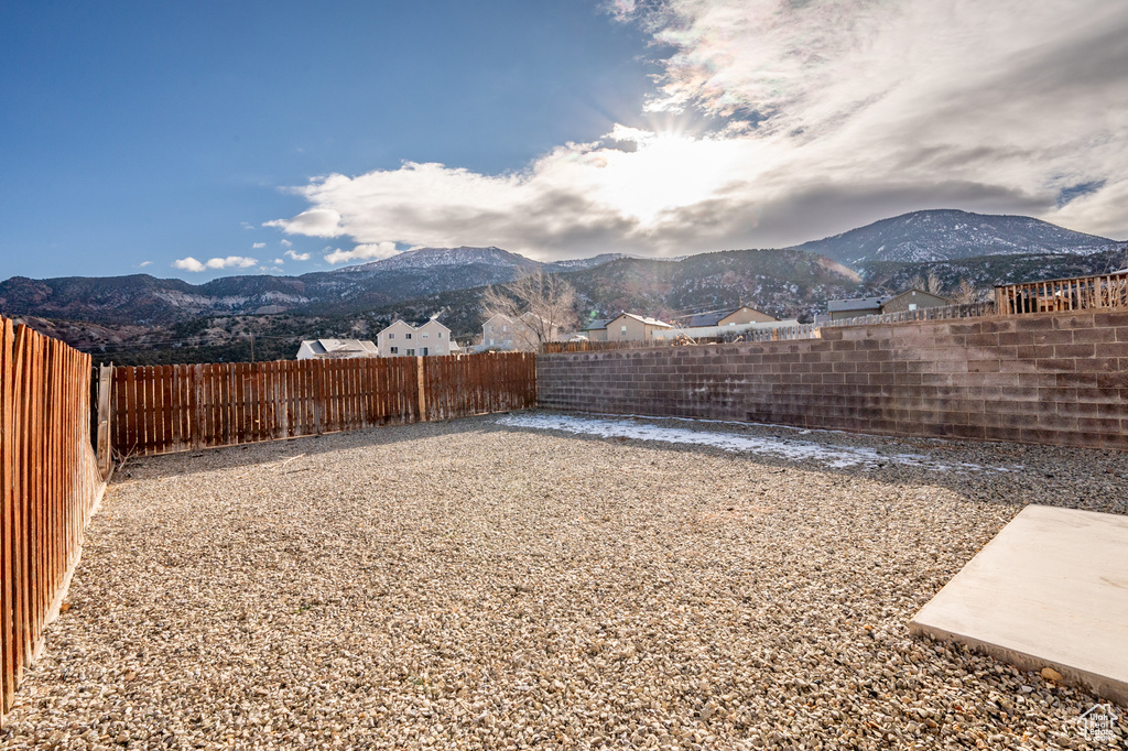 View of yard featuring a mountain view