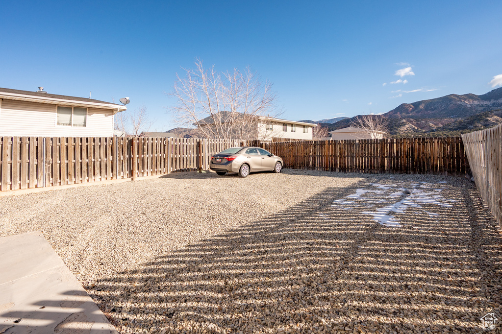 View of yard featuring a mountain view