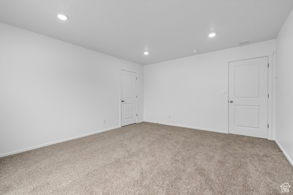 Empty room with carpet