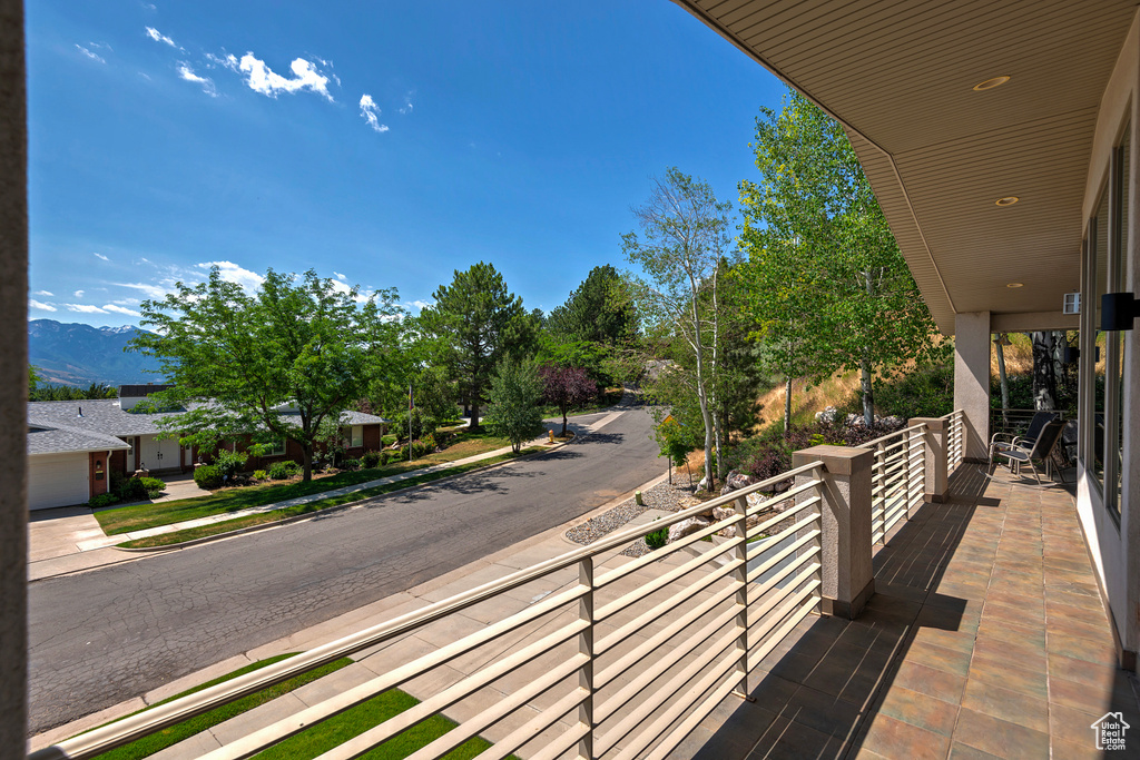 Balcony featuring a mountain view