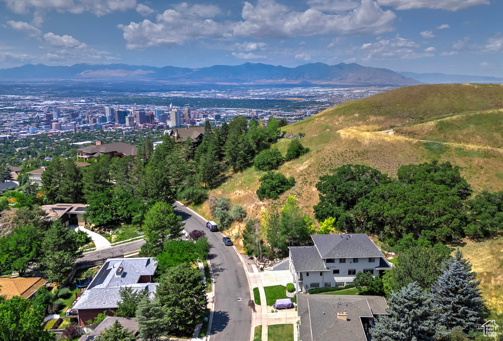 Drone / aerial view featuring a mountain view