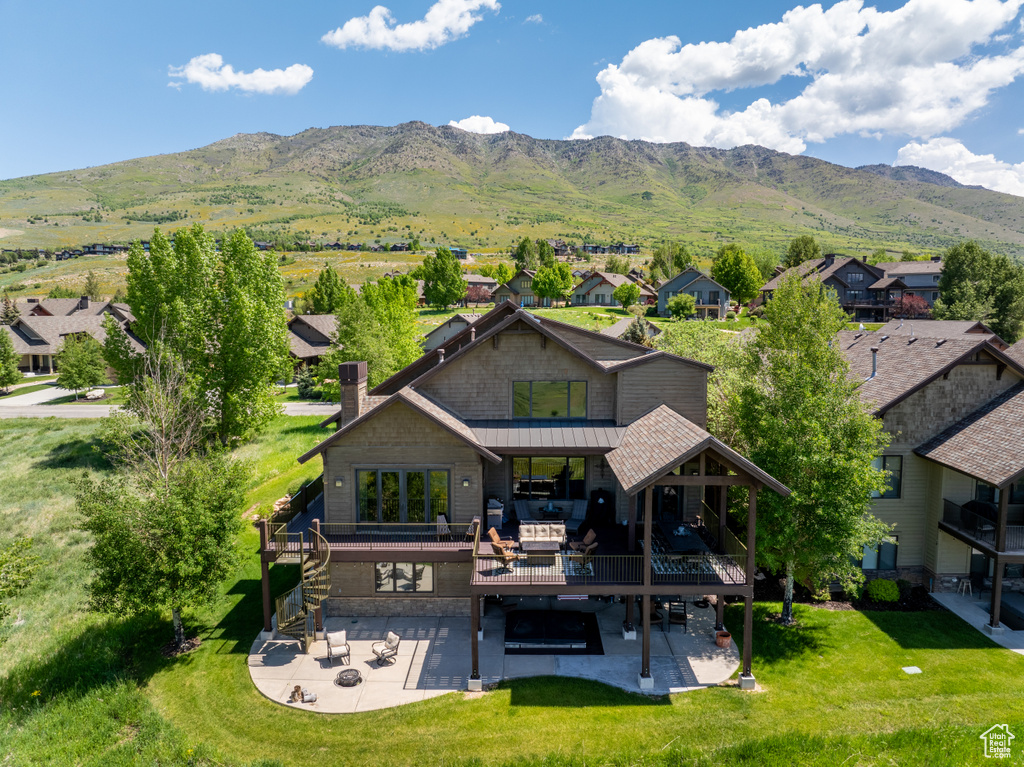 Aerial perspective of suburban area with mountains