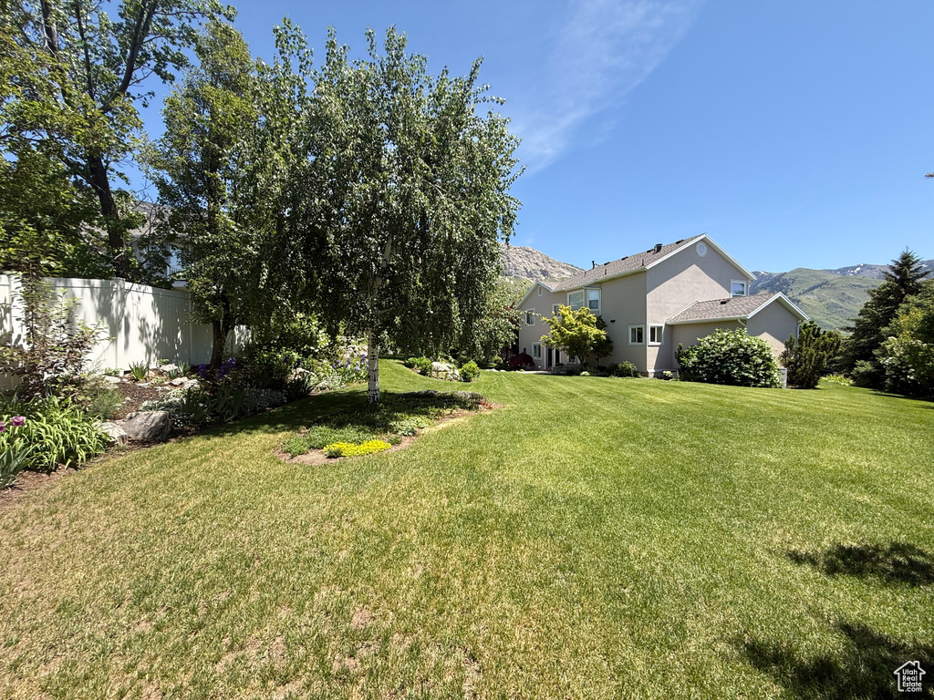 View of yard featuring a mountain view