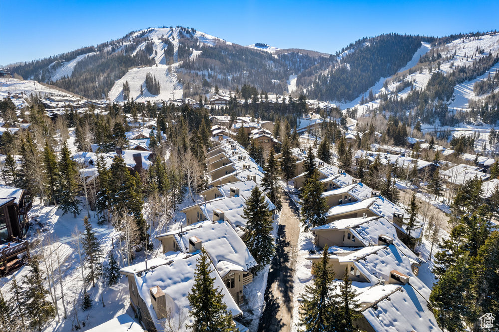 View of mountain feature