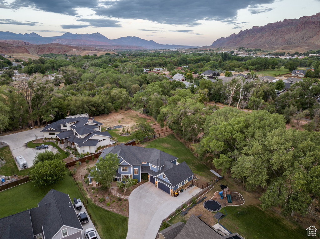 Bird's eye view featuring a residential view and a mountain view
