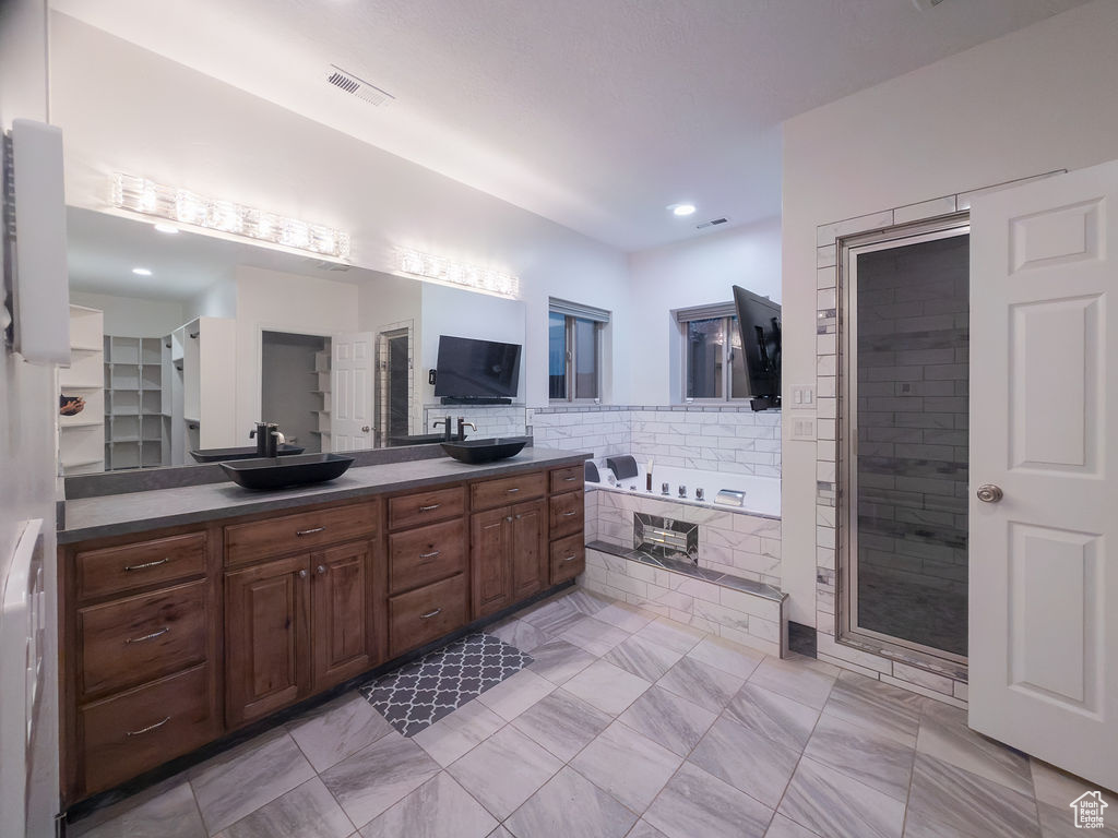 Photo 14 for MLS #2062039 at 7748 W Mountain Dell Dr